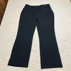 Maurices black pants. 2 front pockets & 2 faux pockets on back. Size 9/10 Short